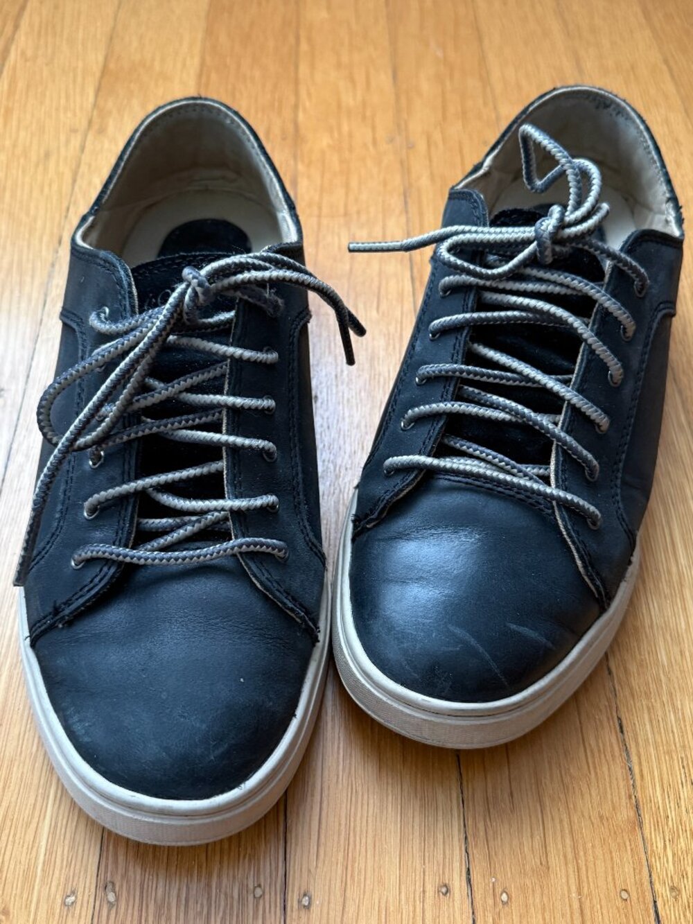 OluKai Oneo Black Leather Sneakers Women's size 7